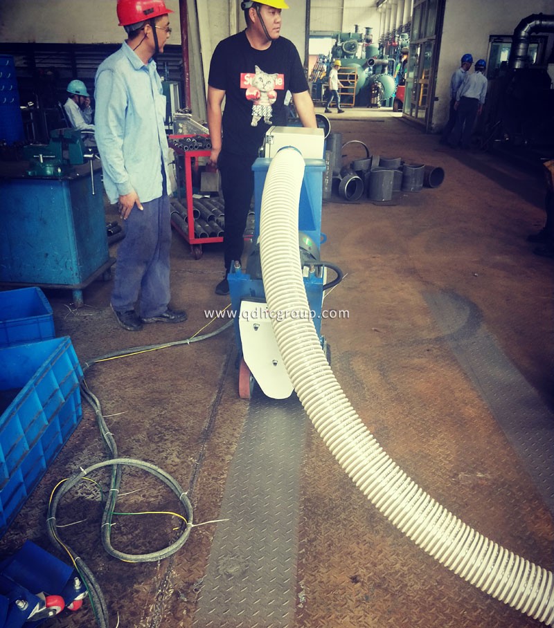 移動(dòng)拋丸機(jī)鋼板除銹